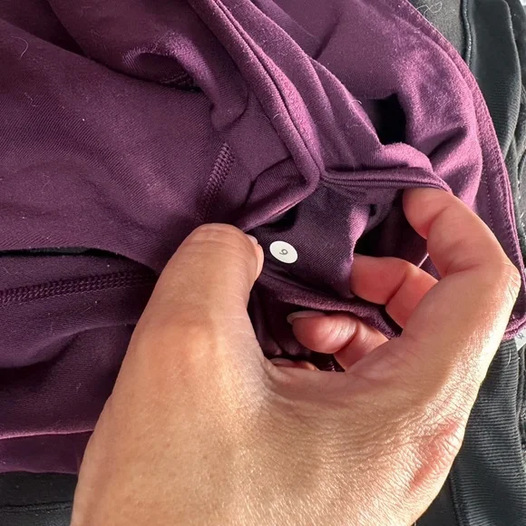 Lululemon - Picture 2 of 2